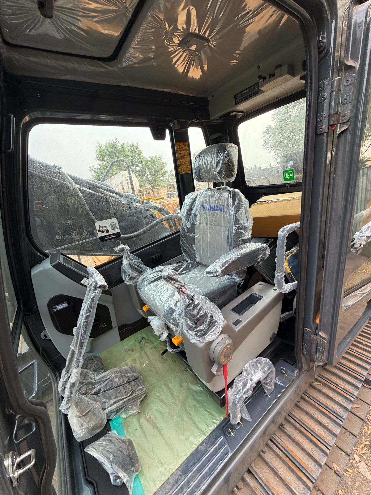 Brand new Hyundai R215L