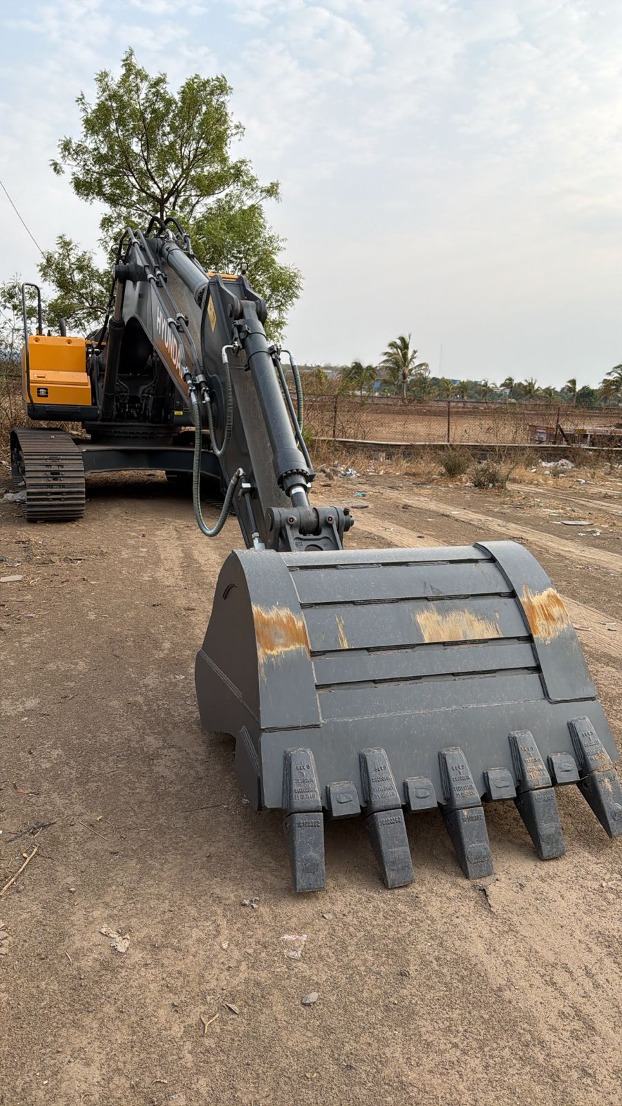 Brand new Hyundai R215L